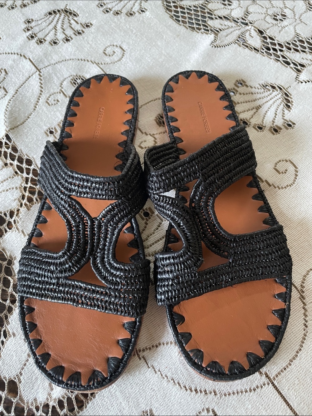 Carrie Forbes Salon Black Hand Genuine Leather Woven Slide Sandals - Picture 5 of 7